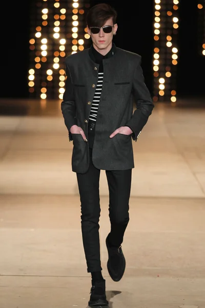 Look 14